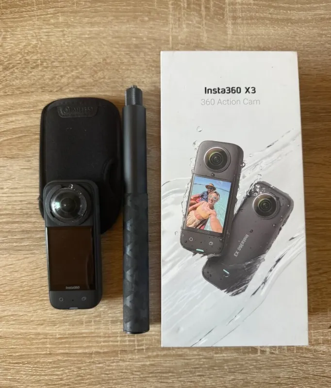 Insta 360 X3 s příslušenstvím