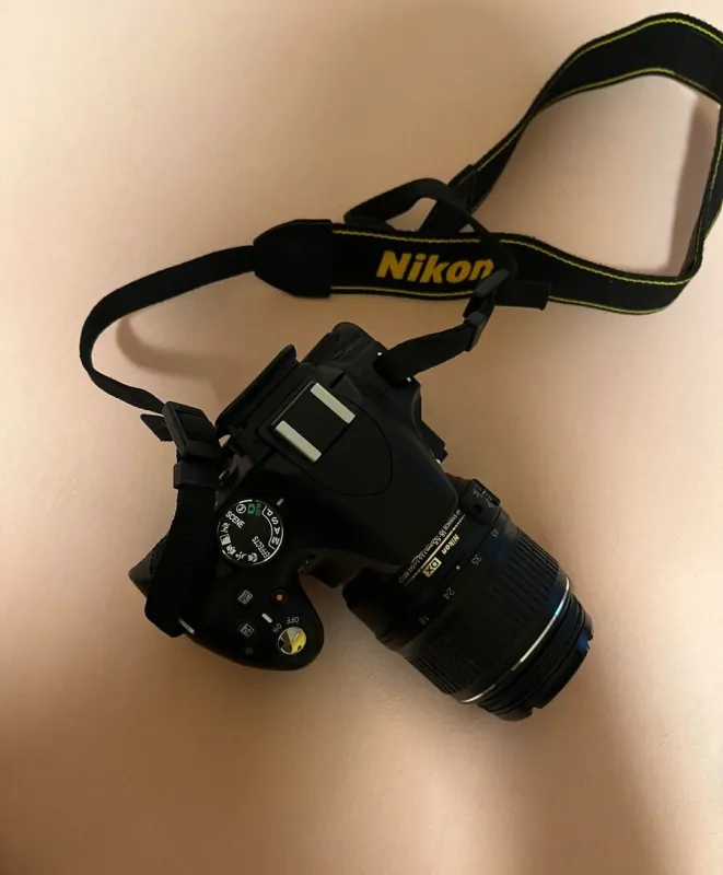 Prodám Nikon D3200 + 18-55mm VR objektiv