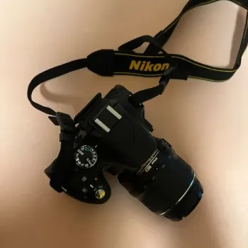 Prodám Nikon D3200 + 18-55mm VR objektiv